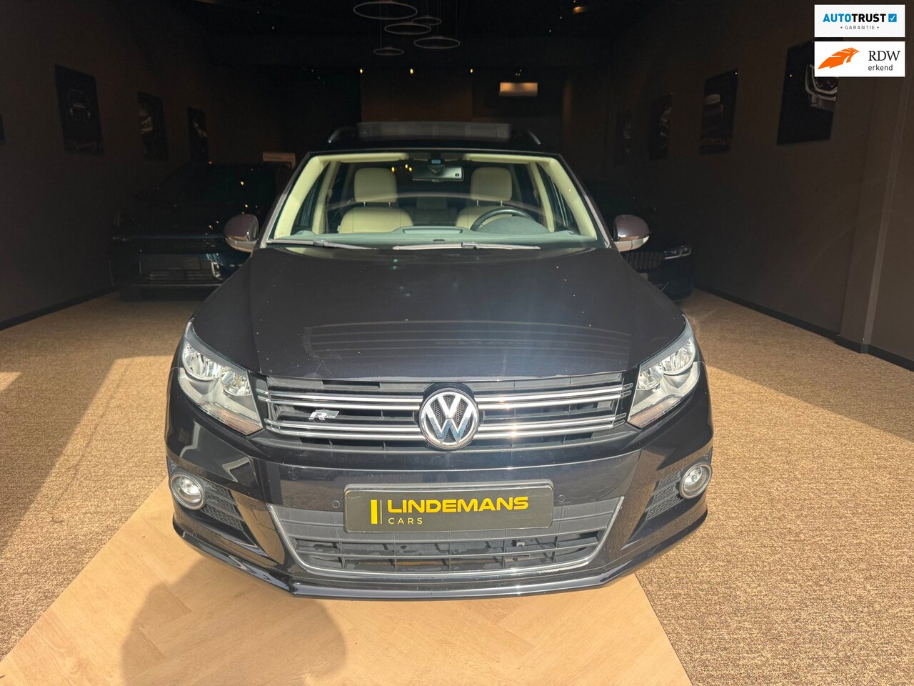 Volkswagen Tiguan - 1.4 TSI | Connected Series | Panorama | Marge | Dealeronderhouden | - AutoWereld.nl