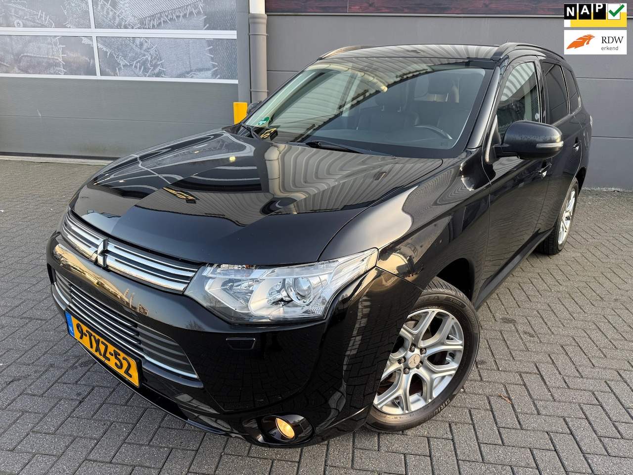 Mitsubishi Outlander - 2.0 PHEV Executive Edition*CAMERA*TRAKHAAK*CRUISE*NAVI* - AutoWereld.nl