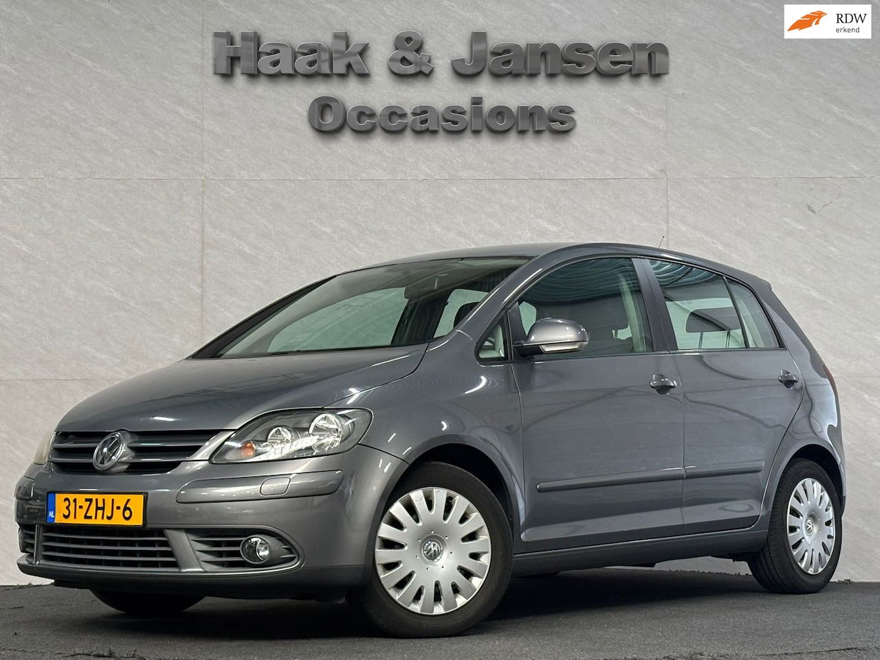 Volkswagen Golf Plus - 1.6 Trendline - Cruisecontrol - Stoelverwarming - Radio - AutoWereld.nl