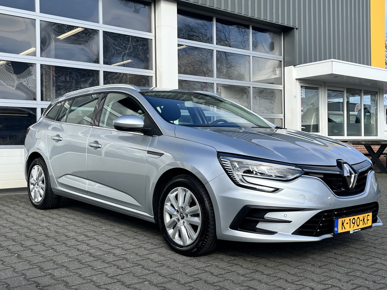 Renault Mégane Estate - 1.3 TCe Airco Cruise control Parkeersensoren voor en achter Telefoonverbinding Stuurwielbe - AutoWereld.nl