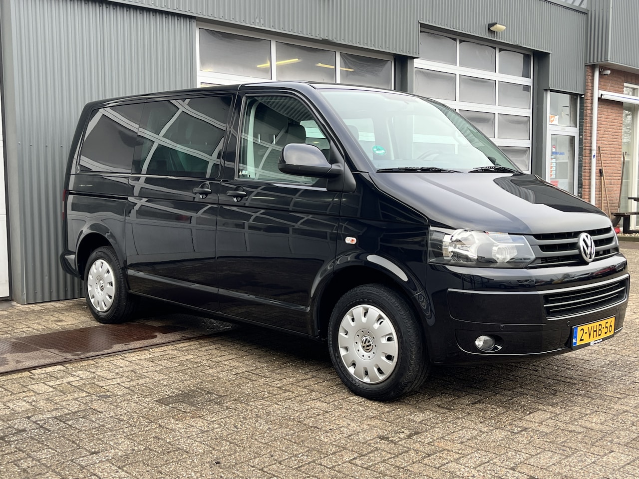 Volkswagen Transporter - 2.0 TDI L1H1 DC Invalide aanpassing 2x schuifdeur Airco Cruise controle Parkeersensoren vo - AutoWereld.nl