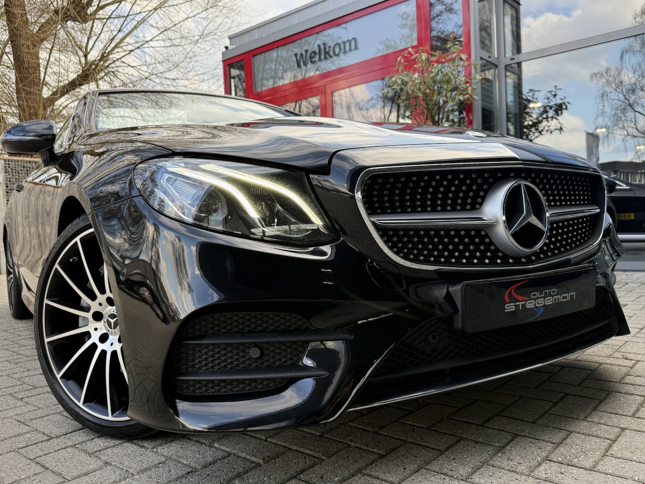 Mercedes-Benz E-klasse Cabrio - 200 AMG *!* LEDER/ NAVI/ 20 INCH/ LED/ CAMERA *!* - AutoWereld.nl