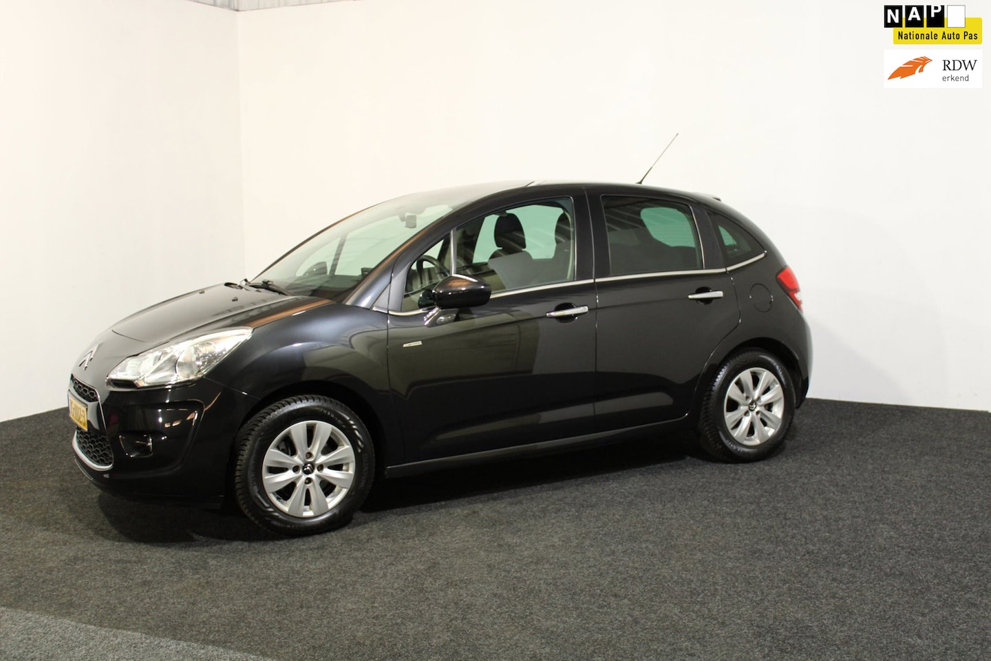 Citroën C3 - | Panoramische Voorruit | Navigatie | Parkeersensoren | 88 kW |Nwe APK en afleveringsbeurt - AutoWereld.nl