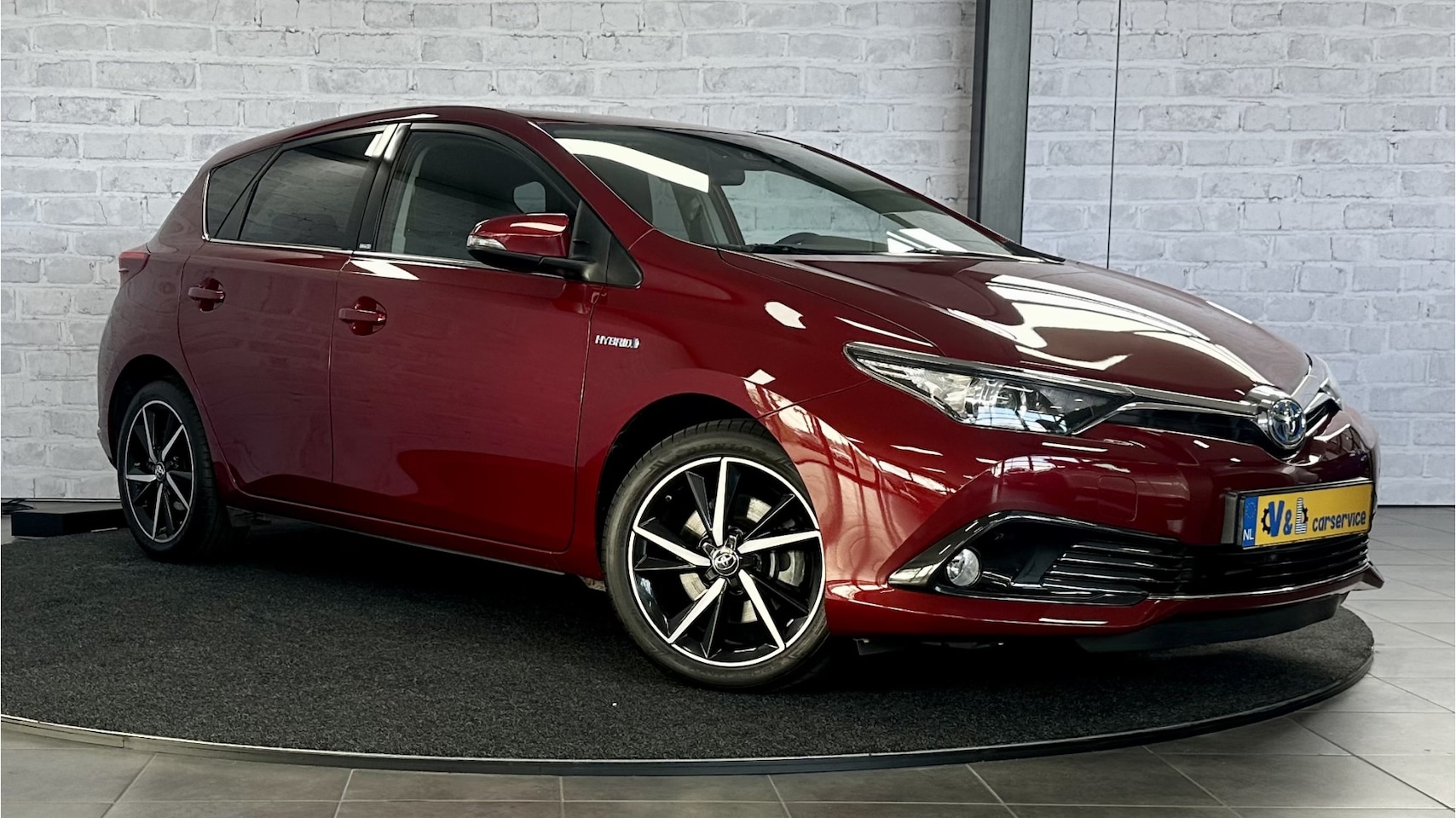Toyota Auris - 1.8 Hybrid Dynamic / Cruise / Stoelver. / Lichtmetalen velgen - AutoWereld.nl