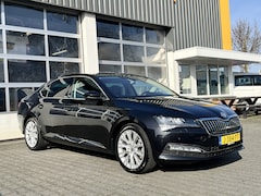 Skoda Superb - 1.5 TSI ACT Business Edition DSG ECC Trekhaak 1600kg trekgewicht Stoelverwarming Cruise co