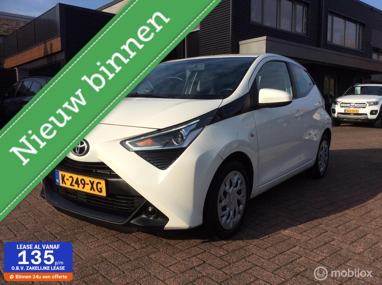 Toyota Aygo - 1.0 VVT-i x-play Automaat Airco Camera Nap Carplay - AutoWereld.nl
