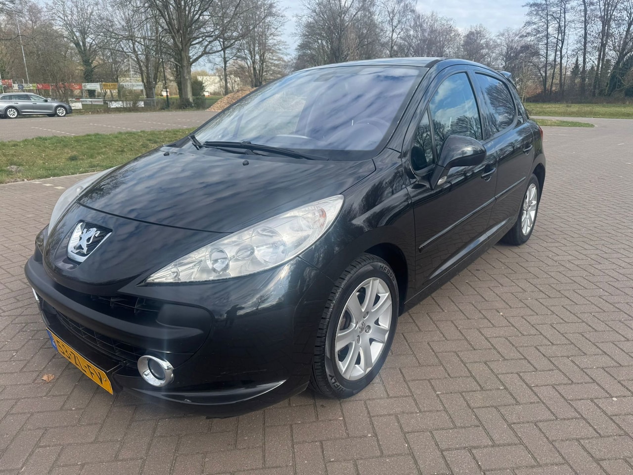 Peugeot 207 - 1.6 VTi Automaat / Clima - AutoWereld.nl