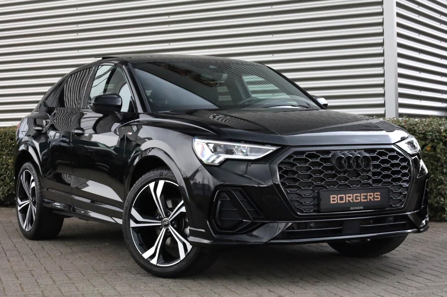 Audi Q3 Sportback - 35 TFSI Pano l Trekhaak l Sonos l Rode stiksel l 2 - AutoWereld.nl