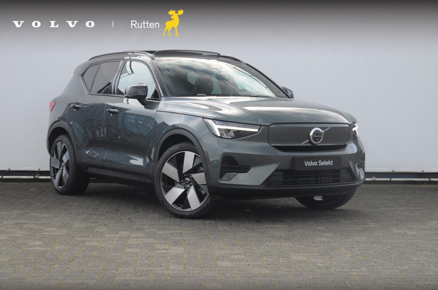 Volvo EX40 - 252PK Auotmaat Single Motor Extended Range Plus Panoramadak / Apple Carplay / Android Auto - AutoWereld.nl