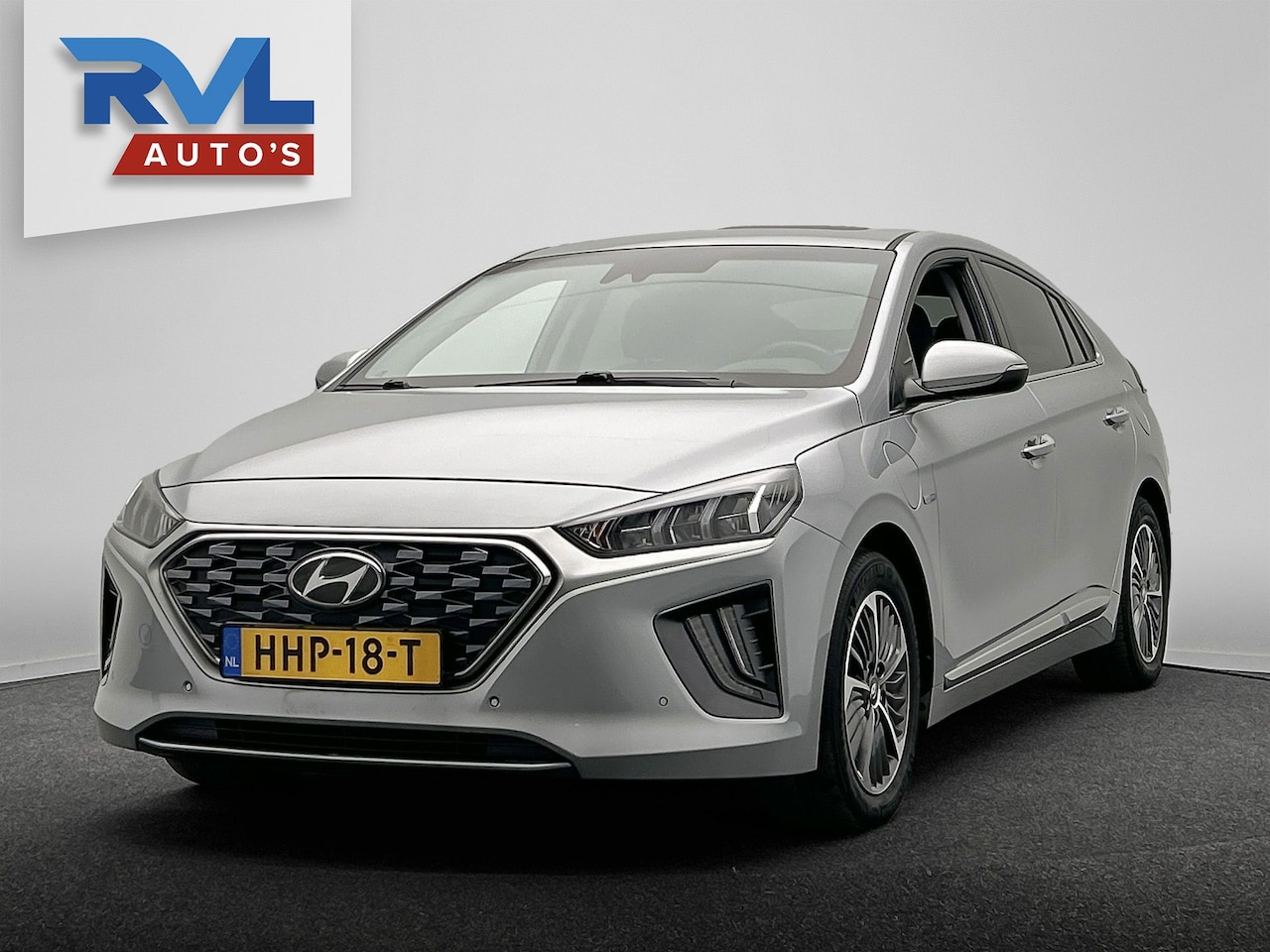 Hyundai IONIQ - 1.6 GDi PHEV Premium | Pano/Dak | Adaptieve/Cruise | Apple/Carplay | Stoelkoeling/Verwarmi - AutoWereld.nl