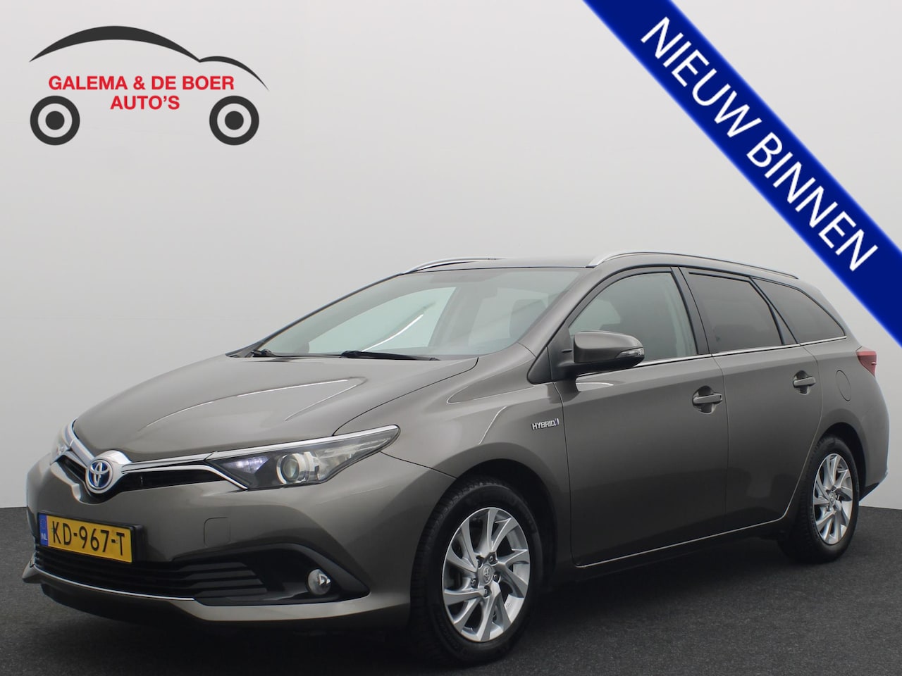 Toyota Auris - 1.8 Hybrid Trend PANORAMADAK / CAMERA / NAVI / CLIMA / CRUISE / BLUETOOTH / DAB+ / NL-AUTO - AutoWereld.nl