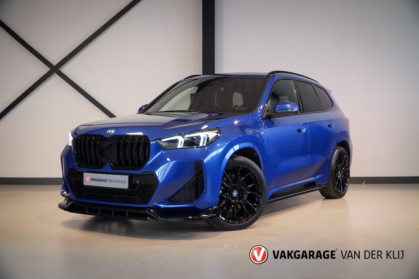 BMW X1 - XDrive30e M-Sport | Maxton | Trekhaak | Driving Ass. + | Keyless | Camera | Adapt. M Onder - AutoWereld.nl