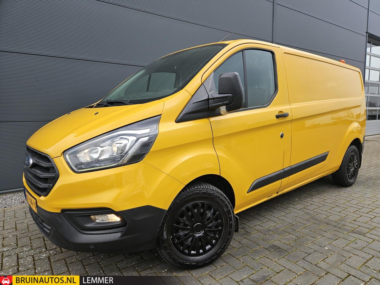 Ford Transit - 2.0 TDCI L2H1 Camera Airco Trekh 2800-kg 130PK - AutoWereld.nl