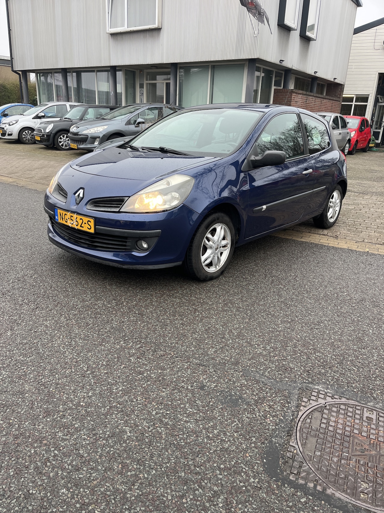 Renault Clio - 1.6-16V Dynamique Comfort Airco,Keurig nette en goed onderhouden Clio. Apk 09-03-2027 - AutoWereld.nl