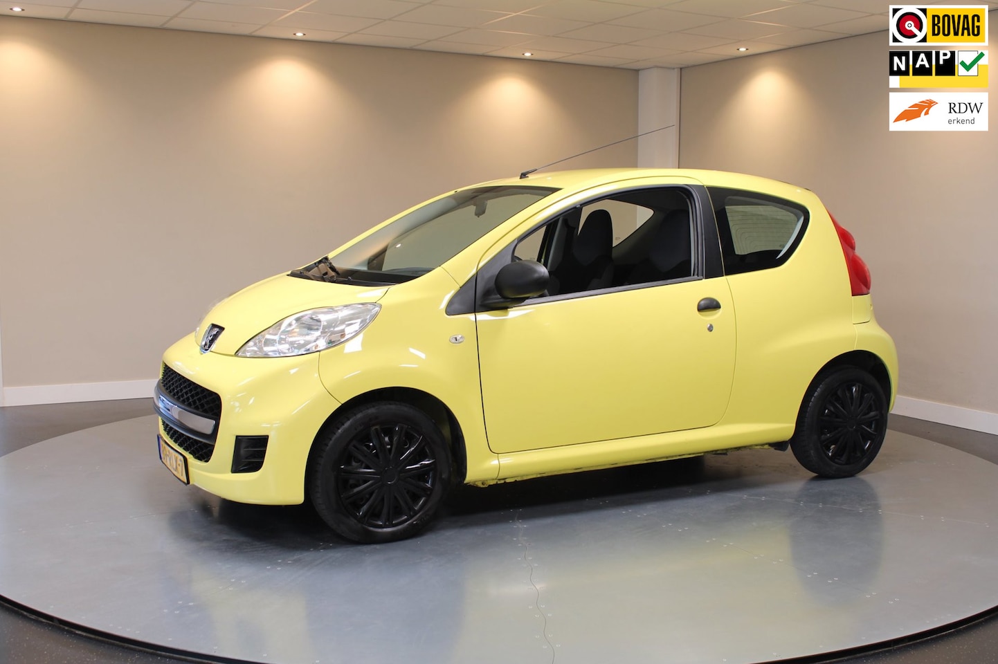 Peugeot 107 - 1.0-12V XR *2de Eigenaar!* Airco|Lage Km-stand NAP|Top kleur! - AutoWereld.nl