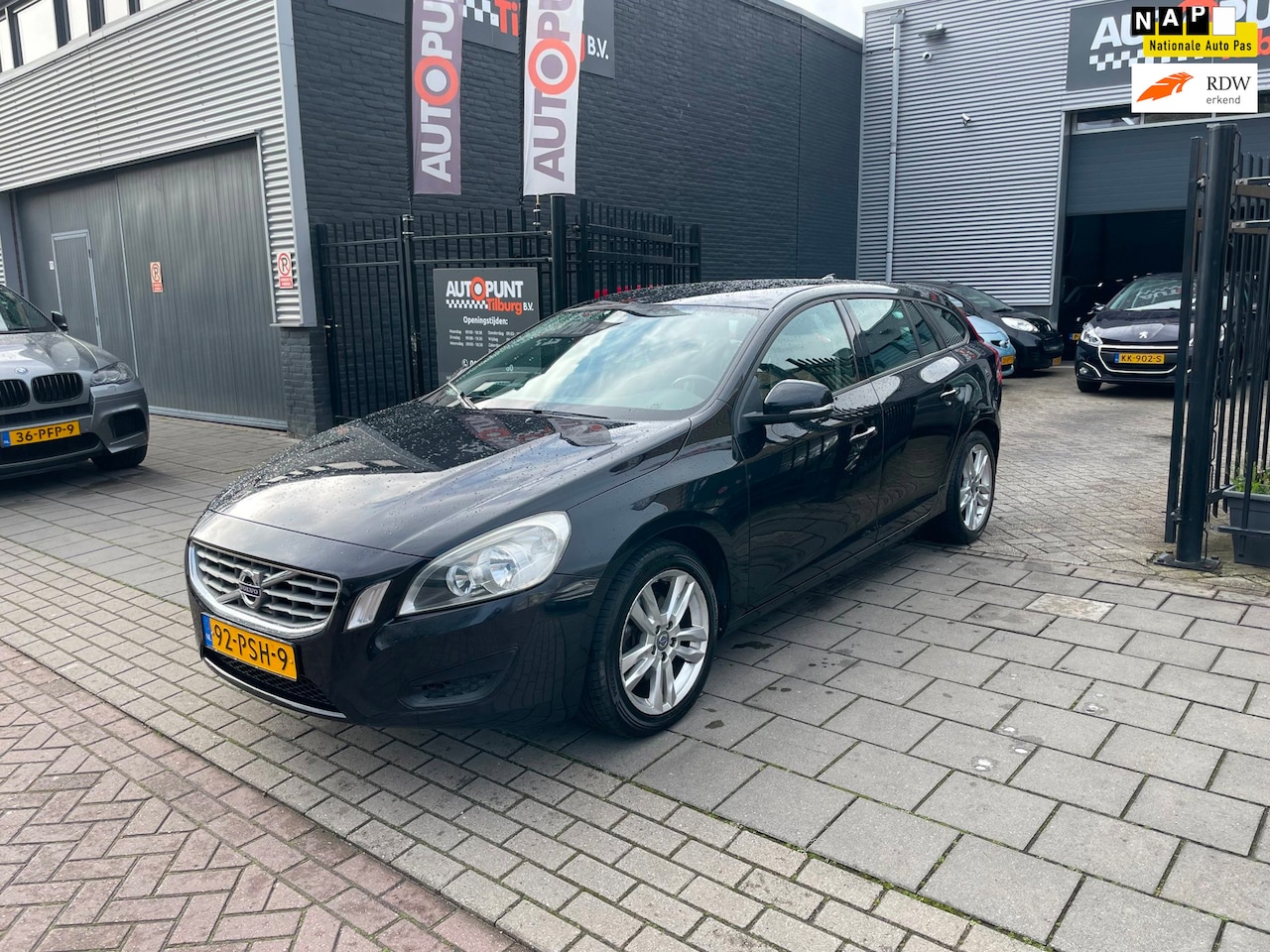 Volvo V60 - 1.6 T3 Kinetic 3e Eig! Trekhaak Airco Navi PDC NAP APK - AutoWereld.nl