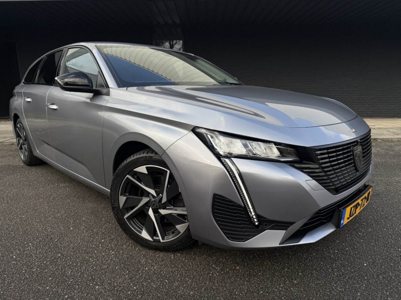 Peugeot 308 SW - 1.2 PureTech Luxe Allure uitvoering - Trekhaak - Dealer onderhou - AutoWereld.nl