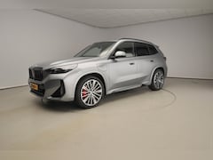 BMW X1 - xDrive25e M-Sportpakket / Trekhaak / Panoramadak / Head-up / Harman Kardon / LED / Getint