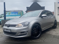 Volkswagen Golf - 1.0 TSI Business Edition Connected/ Clima/ LED/ PDC/ Privacyglass