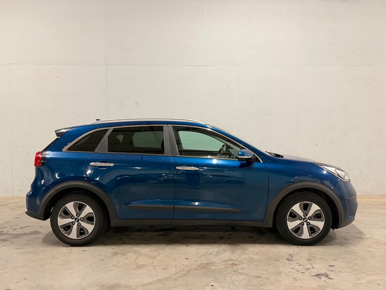 Kia Niro - 1.6 GDi Hybrid DynamicLine Navi Camera Clima - AutoWereld.nl