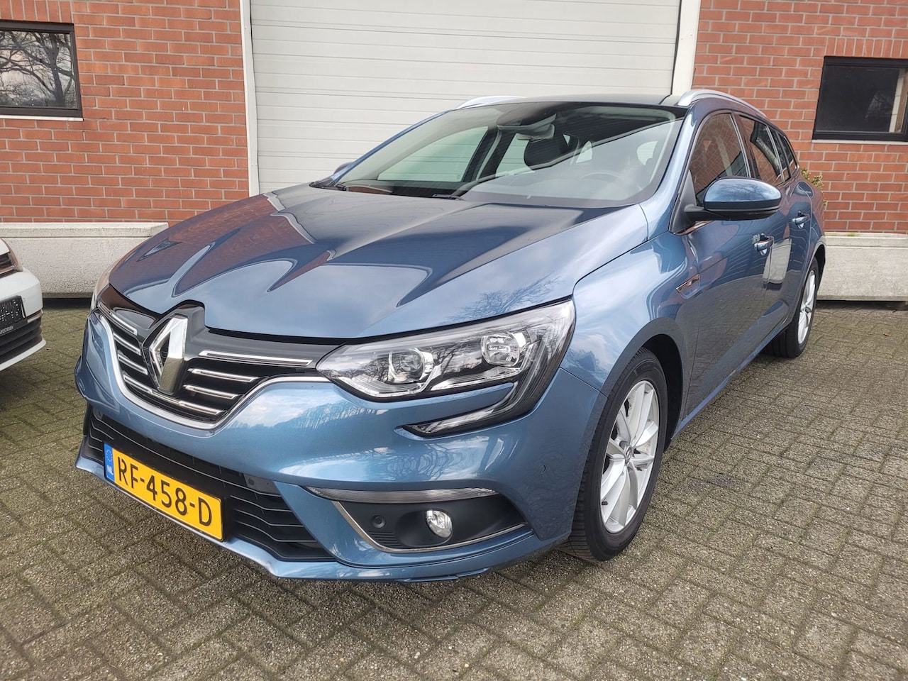 Renault Mégane Estate - 1.2 TCe Bose Trekhaak | Keyless | Camera - AutoWereld.nl
