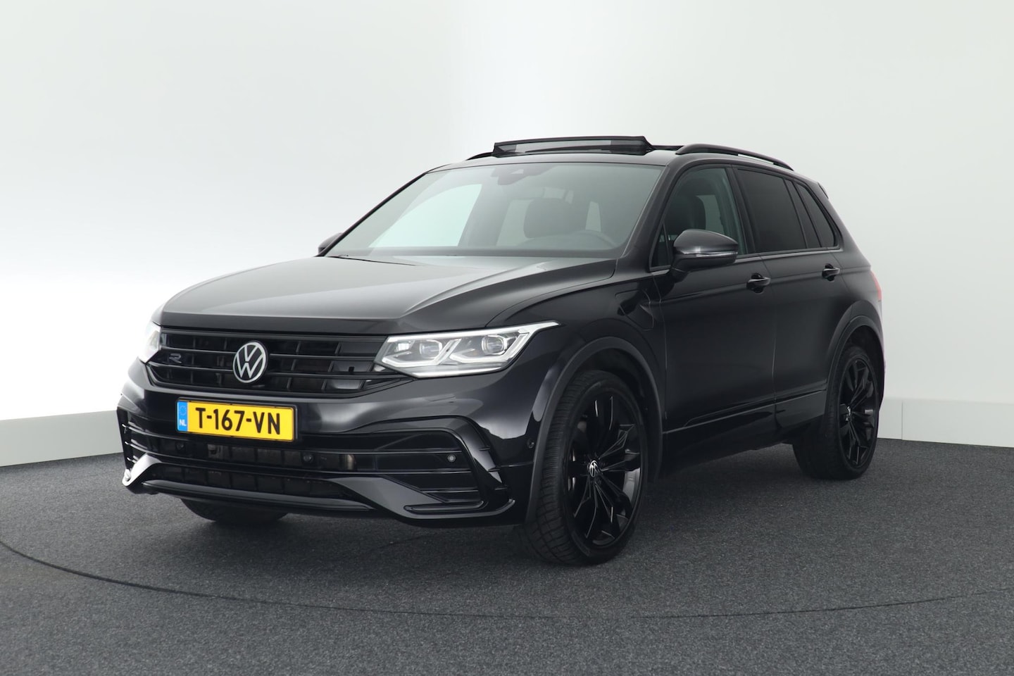 Volkswagen Tiguan - 1.4 TSI 245pk eHybrid R-Line Business+ Trekhaak Camera Leder Stoelverwarming Head-Up Memor - AutoWereld.nl