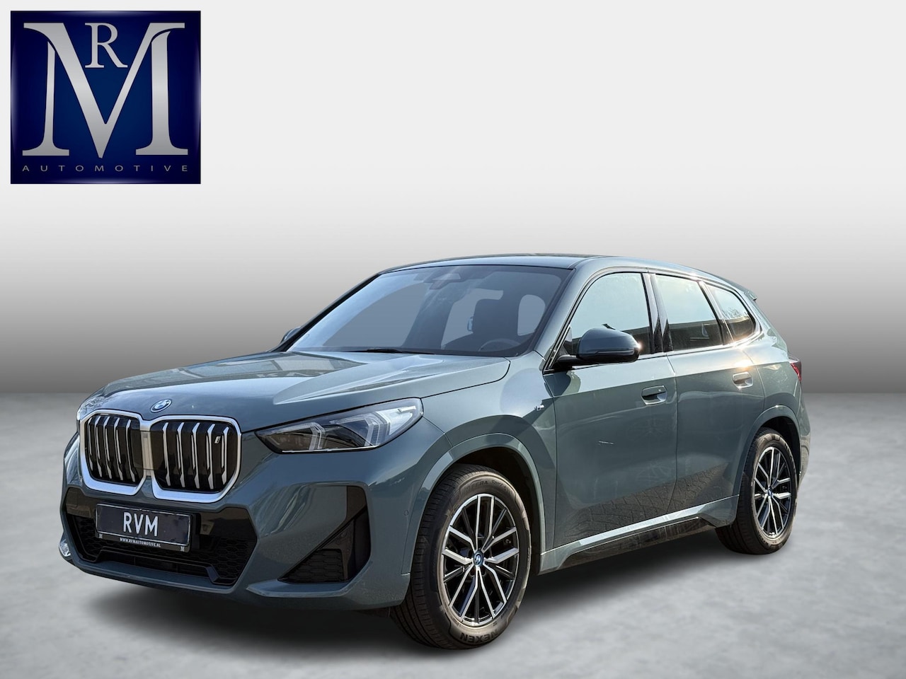 BMW iX1 - xDrive30 67 kWh M-SPORT| COMPLEET | SOH 99% | ELEK. ACHTERKLEP |STOELVERWARMING| ACHTERUIT - AutoWereld.nl