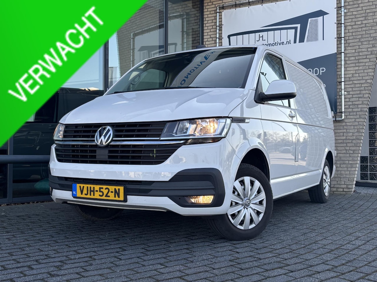 Volkswagen Transporter - 2.0 TDI L1H1*AUTOM.*A.C*CRUISE*NAVI*HAAK*CARPLAY* - AutoWereld.nl