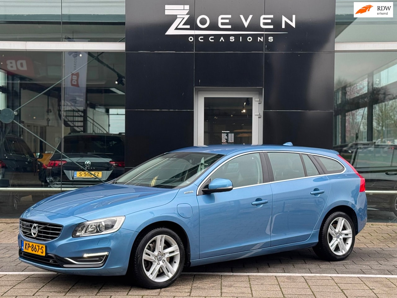 Volvo V60 - 2.4 D6 AWD Plug-In Hybrid R-Design 2.4 D6 AWD Plug-In Hybrid R-Design - AutoWereld.nl