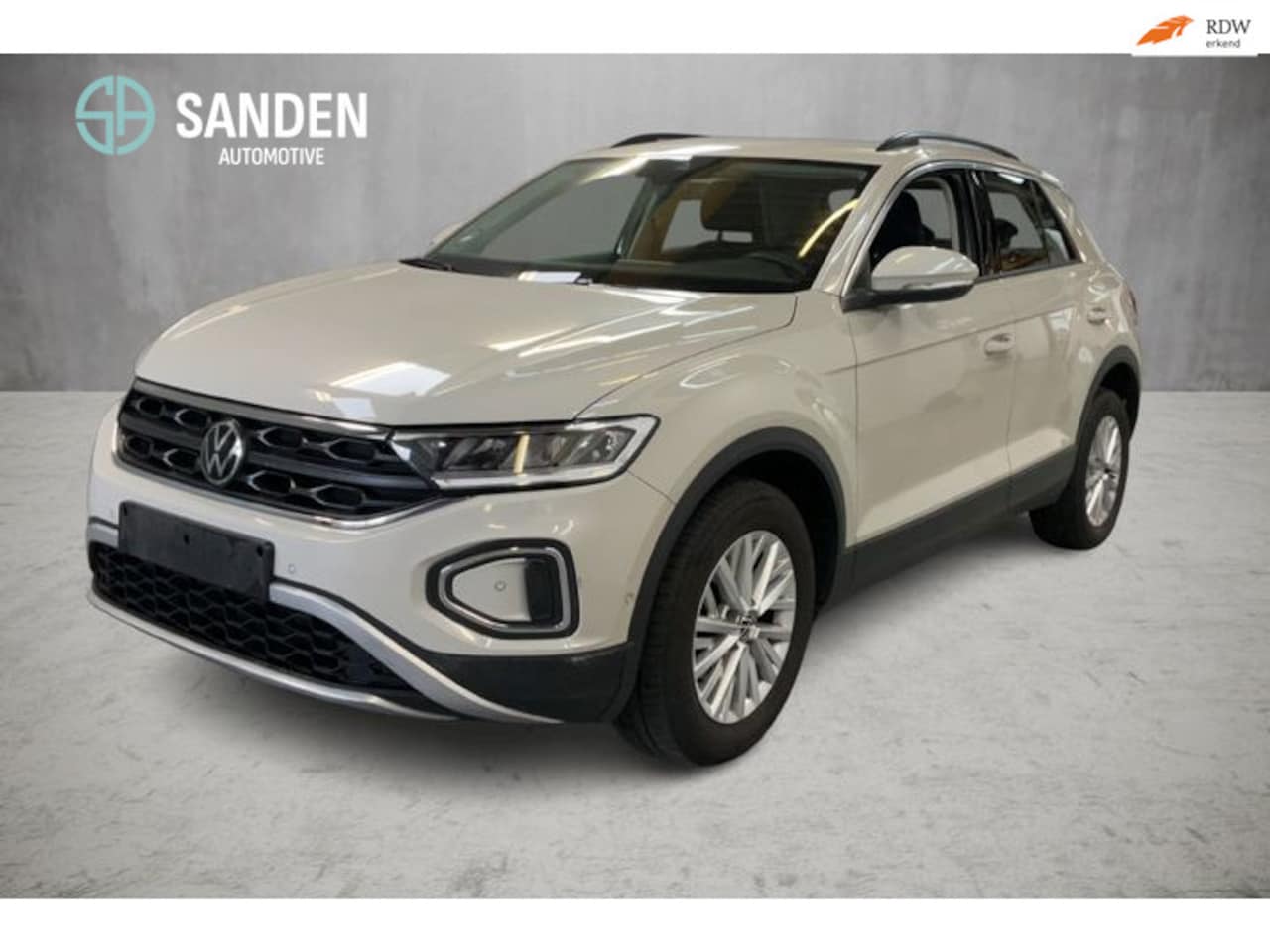 Volkswagen T-Roc - 1.5 TSI Life Business |Automaat|LED|Navi|Carplay|Clima|Camera - AutoWereld.nl