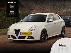 Alfa Romeo Giulietta - 1.4 T TCT | Raggazzon | Eibach | Difusser 8C | Carplay | 19 inch | Uniek