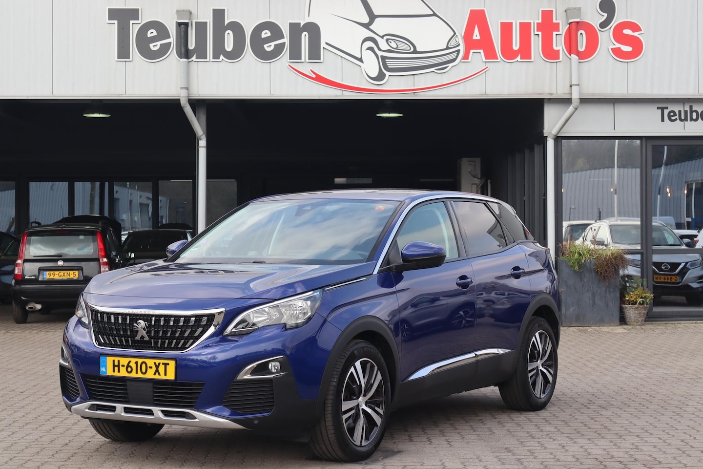 Peugeot 3008 - 1.2 PureTech Crossway Apple Carplay, Navigatie, Cruise control, Camera, Climate control - AutoWereld.nl