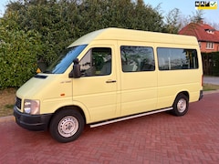 Volkswagen LT 35 - 35A 2.5 TDI lang rolstoelbus met lift en 9 personen