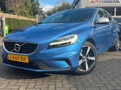 Volvo V40 - 1.5 T3 R-Design Edition | Stoelverwarming | Panoramadak | Parkeer assistent |