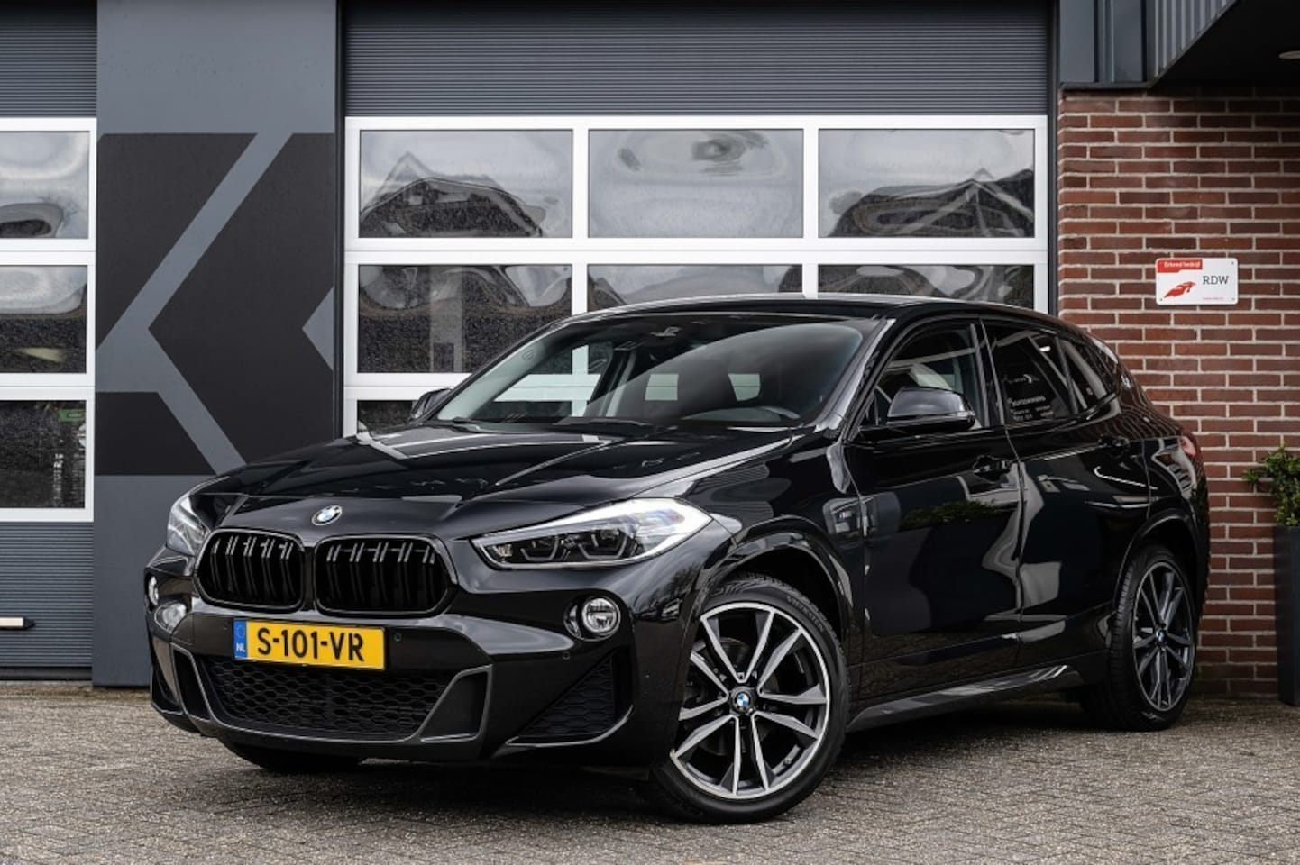 BMW X2 - sDrive18i High Executive | Camera | Cruise | Stoelverwarming | 19 Inch | - AutoWereld.nl