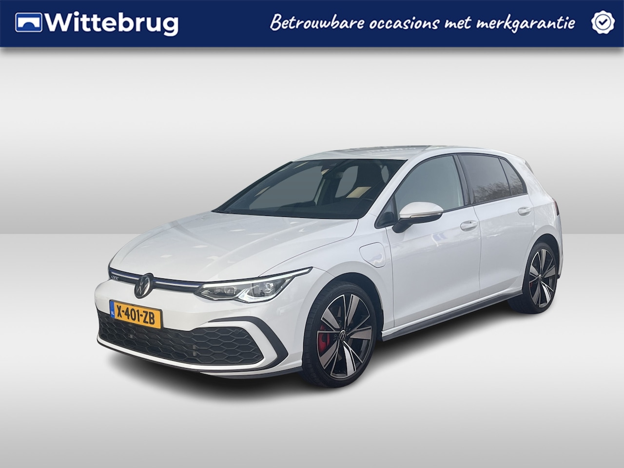 Volkswagen Golf - 1.4 DSG eHybrid GTE / Achteruitrij camera / Stoel verwarming / Navigatie / 18'' LMV - AutoWereld.nl