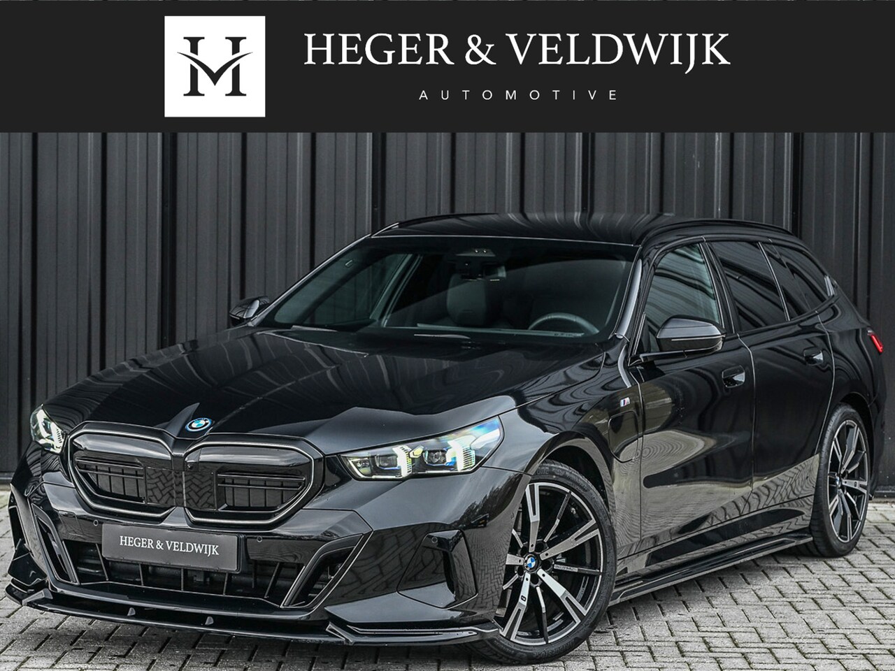 BMW 5-serie Touring - 530e XDRIVE | SHADOW LINE | M-SPORT | COMFORT ACCESS | BOWERS & WILKINS | STUUR- EN STOELV - AutoWereld.nl