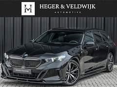 BMW 5-serie Touring - 530e Xdrive 300pk M Sport | Shadowline | Comfort access | Bowers&Wilkins | Iconic grill |