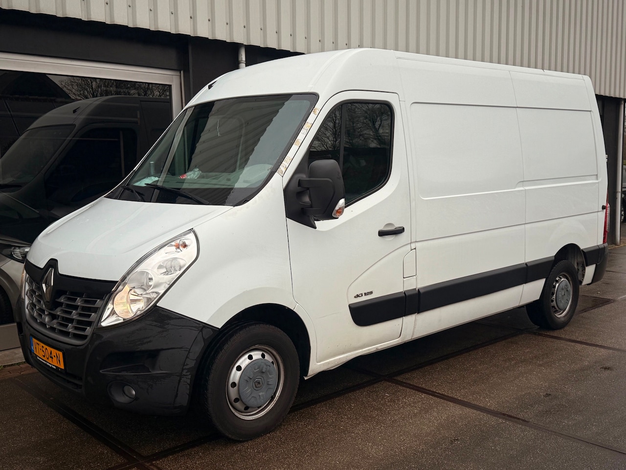 Renault Master - T35 2.3 dCi L2H2 2016 Wit AIRCO/MARGE/NAP! - AutoWereld.nl