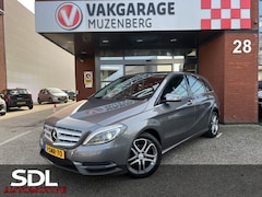 Mercedes-Benz B-klasse - 180 Ambition // DEALER ONDERHOUDEN // LEDEREN BEKLEDING // NAVI // CRUISE // PDC // TREKHA