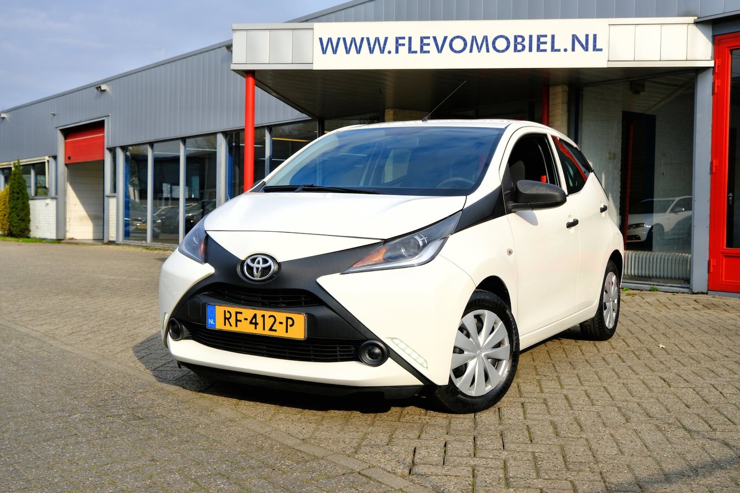 Toyota Aygo - 1.0 VVT-i x-fun 5-drs Airco|LED Dagrij - AutoWereld.nl