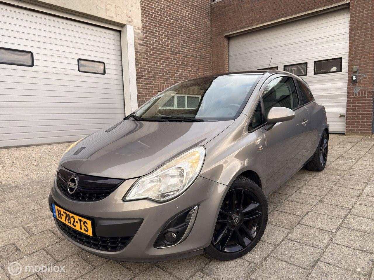 Opel Corsa - 1.4-16V 1.4-16V - AutoWereld.nl