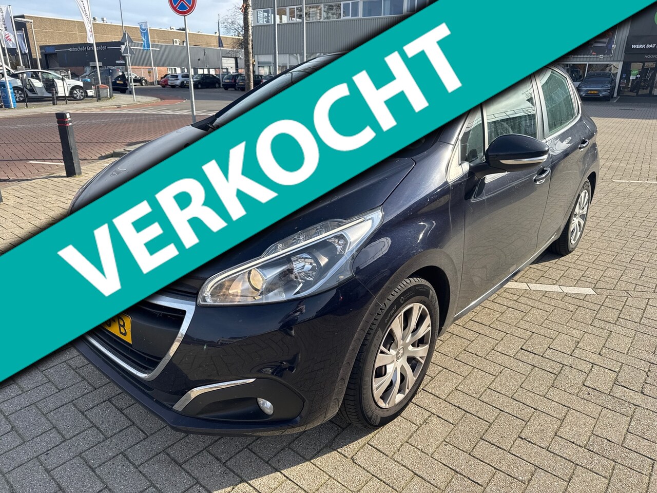 Peugeot 208 - 1.2 PureTech Blue Lion 5 deurs 82PK! NL AUTO NAP! Navi l Cruise l Airco l PDC l MTF-stuur - AutoWereld.nl