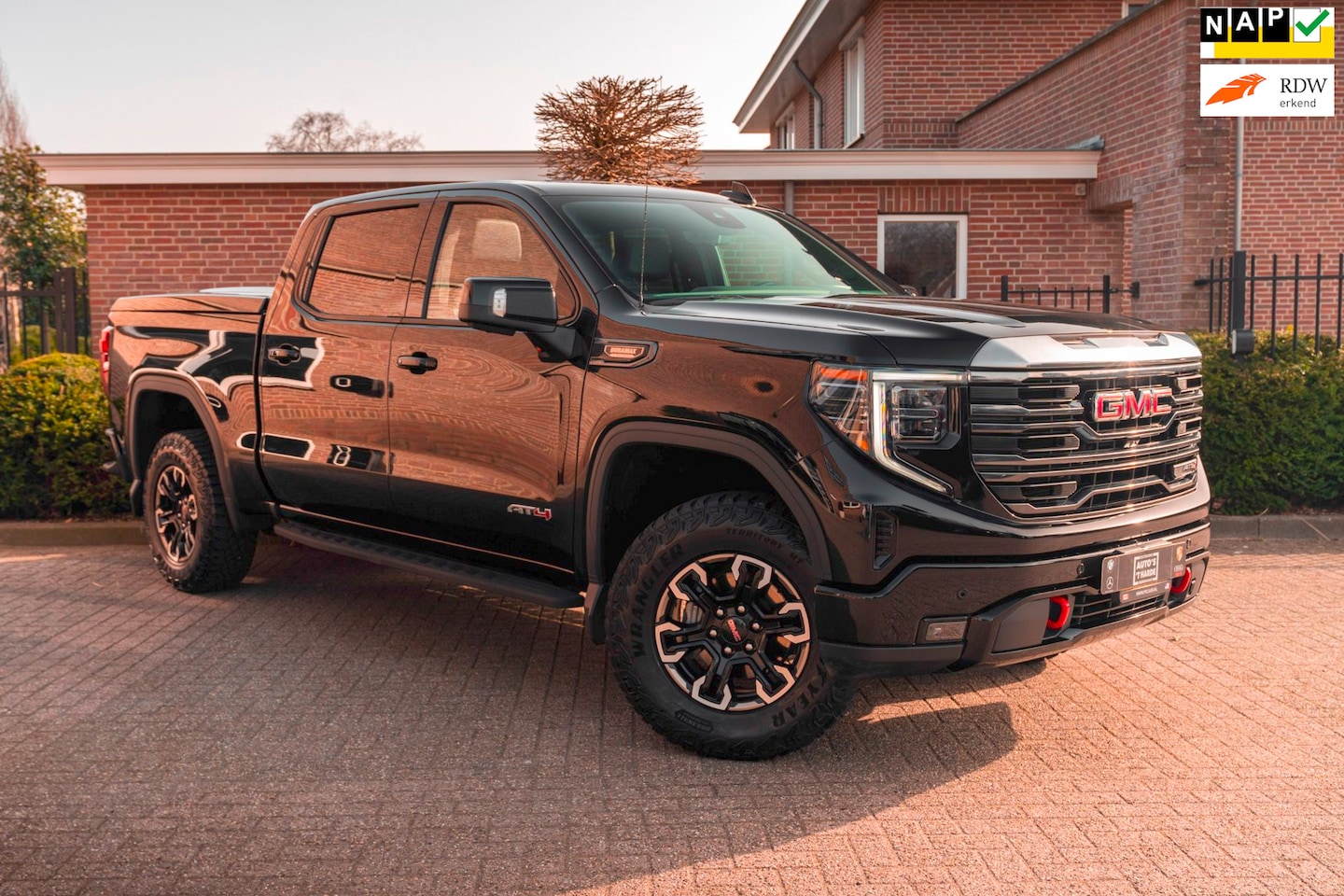 GMC Sierra 1500 - Crew Cap AT4 309 PK D Schuifdak Trekhaak Keyless 360 Camera Memory ''18 - AutoWereld.nl