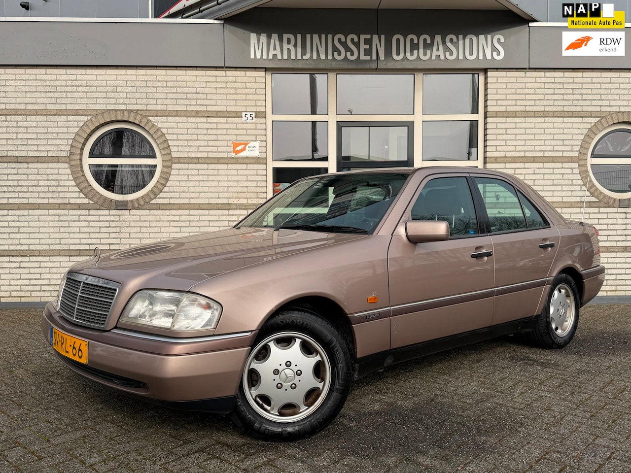 Mercedes-Benz C-klasse - 180 Sport |ElekPakket,NAP| - AutoWereld.nl