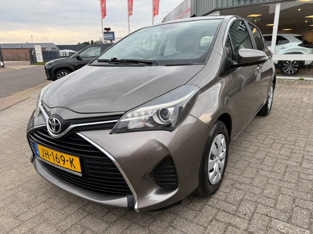Toyota Yaris - 1.0 VVT-i Aspiration 1.0 VVT-i Aspiration - AutoWereld.nl