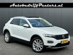 Volkswagen T-Roc - 1.5 TSI Sport P-dak LED ACC V-Cockpit Navi Carplay NL-auto