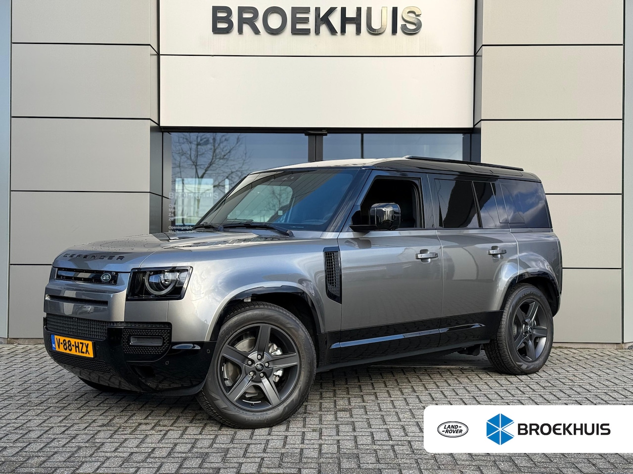 Land Rover Defender 110 - D250 X-Dynamic SE GRIJS KENTEKEN | Cold Climate | El. trekhaak | Pano | Black Pack | 12-Vo - AutoWereld.nl