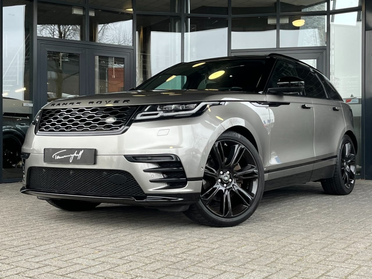 Land Rover Range Rover Velar - 3.0 V6 SC AWD R-Dynamic HSE 3.0 V6 SC AWD R-DYNAMIC HSE - AUT. TREKH. - AutoWereld.nl