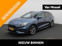 Ford Focus Wagon - 1.0 EcoBoost Hybrid ST Line X Business Trekhaak - all-weather banden